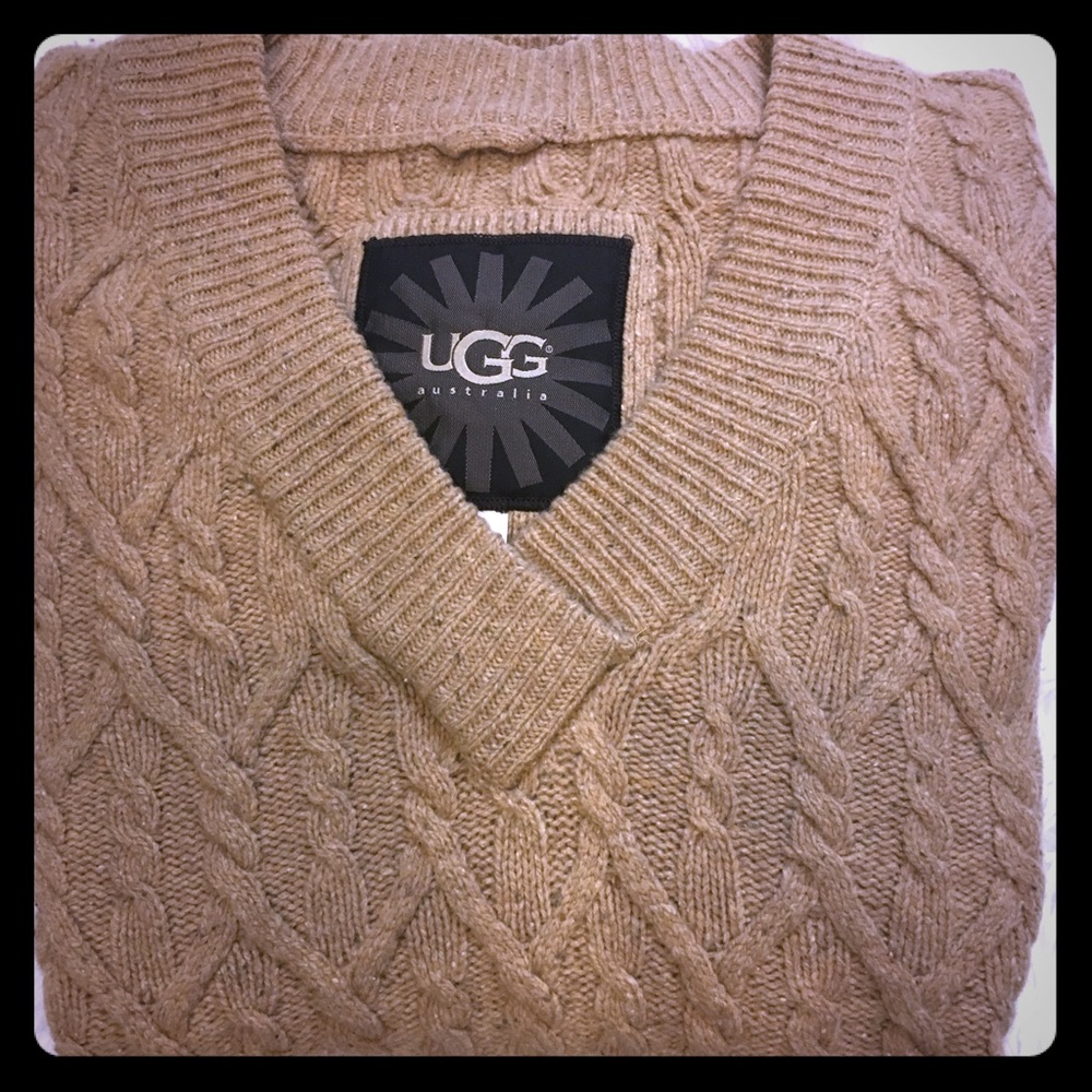 Cozy UGG Knit Sweater 💕